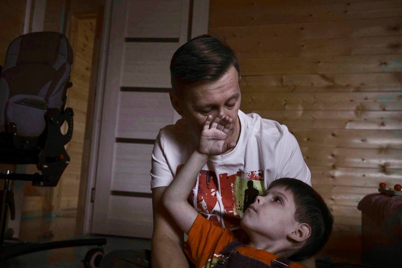 Радосвет – мальчик со спина бифида, которому нужна активная коляска