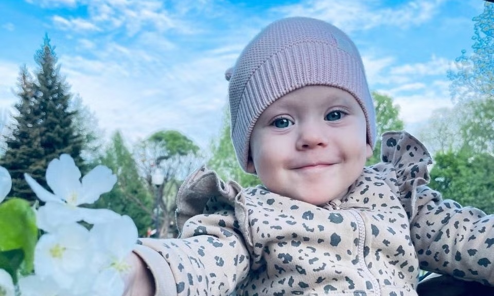 Карине нужна активная коляска, чтобы расти самостоятельной!